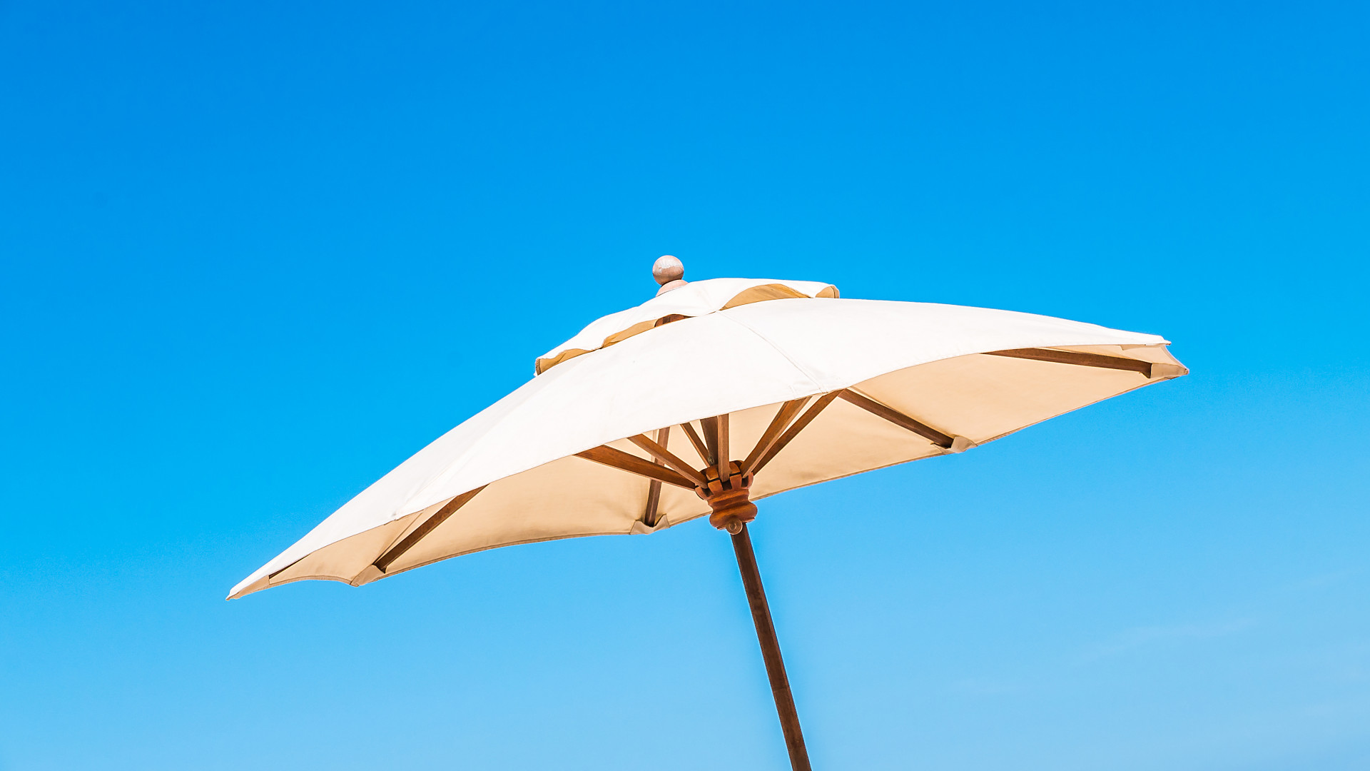 Comment choisir un parasol de qualité pour sa terrasse ou son jardin ?